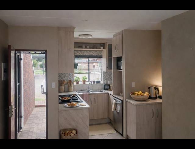 2 BEDROOM APARTMENT FOR SALE IN GLEN MARAIS